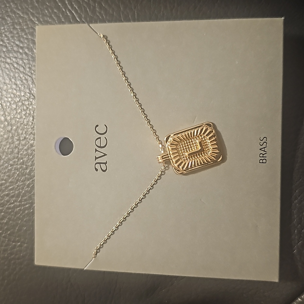 Gold Letter L necklace